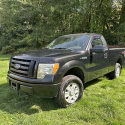 2010 FORD F 150  STX - 4x4