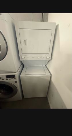 Ge Stackable Washer and Dryer Set “27 ( Lavadora Y secadora )