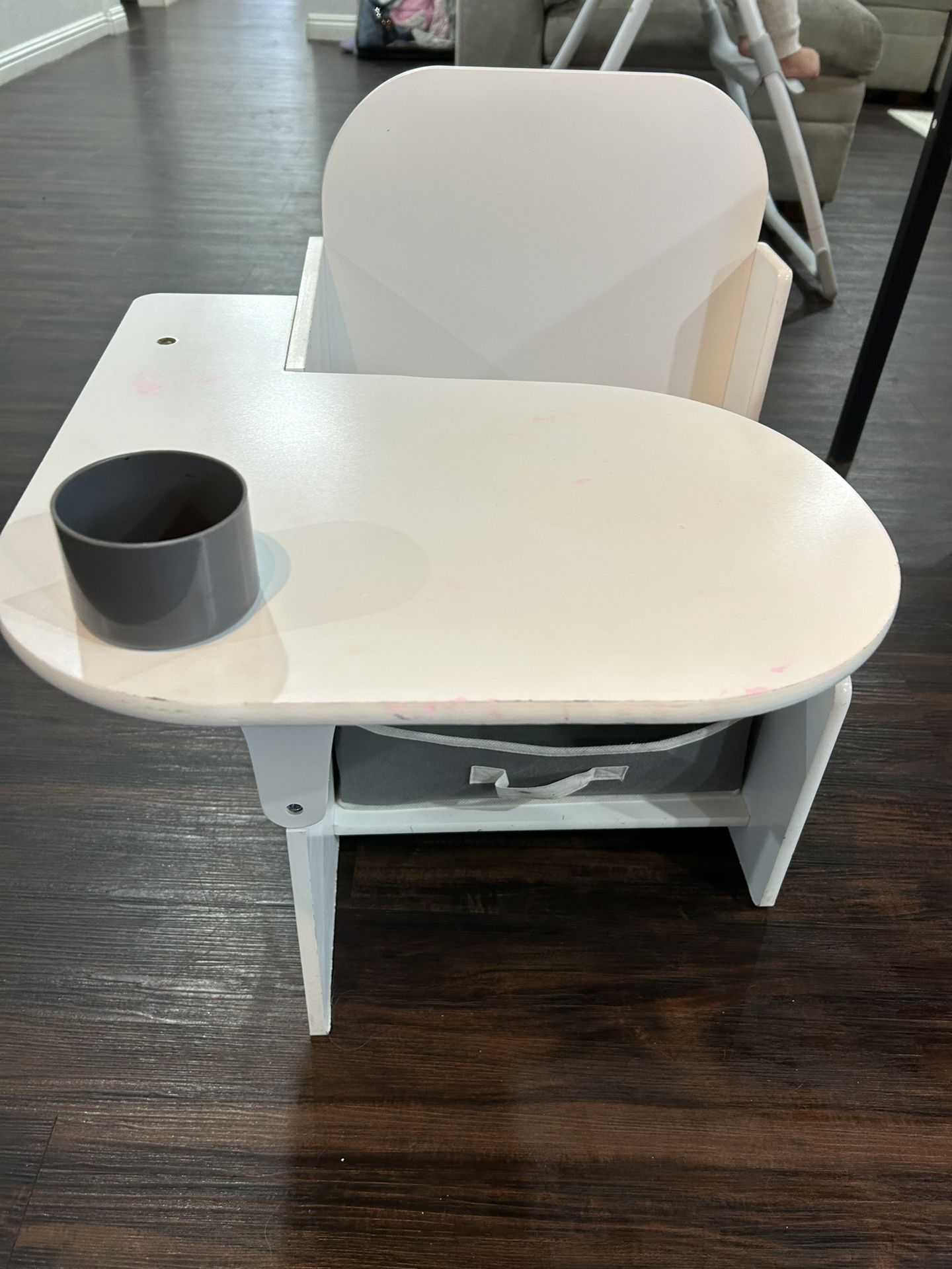 Toddler Desk With Storage