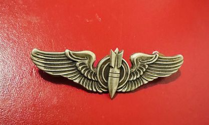 Extremely Rare  World War Ii Badge