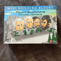 Mini Building Blocks -Mt. Rushmore