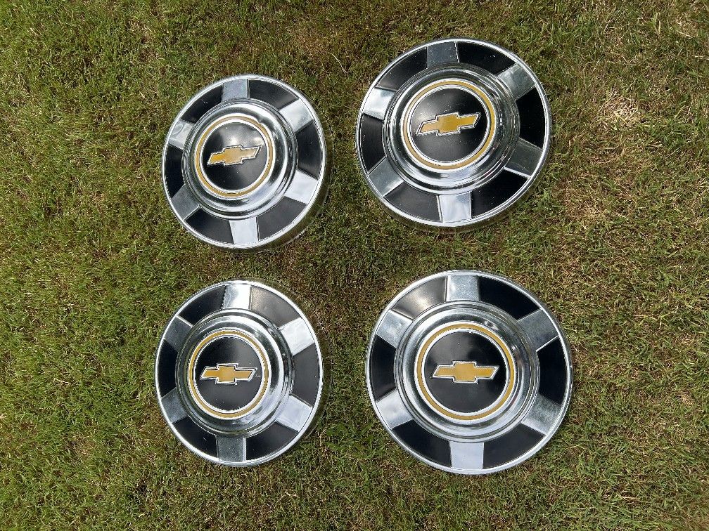 Chevy 1969/ 1970 Hubcaps