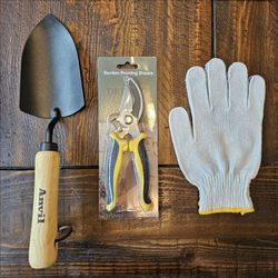 New Garden Pruning Shears, Hand Trowel and Gloves