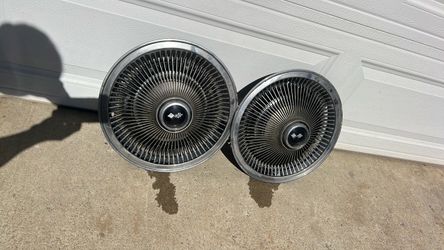 Chevy hub caps