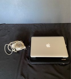 Apple laptop