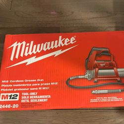 Milwaukee M12 Cordless Grease Gun 