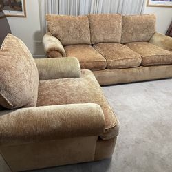 2pc Thomasville Oversized Gold Upholstered Sofa Set