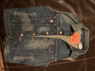 Levi’s sleeveless jacket