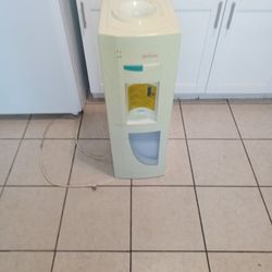 Water DISPENSER 