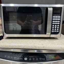 Hamilton Beach 1.6cu ft 1100W Microwave Oven - Stainless Steel 