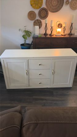 Free sideboard