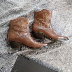 Frye Boots Size 7.5
