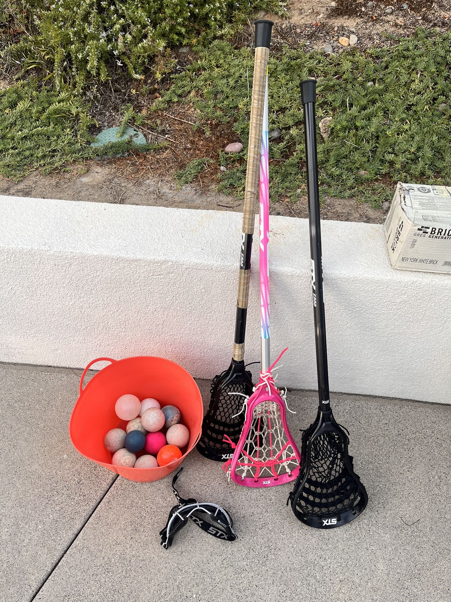 Pending Pick-up /Lacrosse Sticks Balls And Goggles