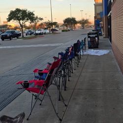 Free Chairs! @Best Buy