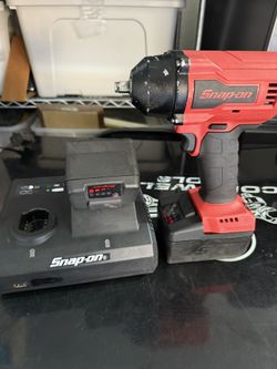 Snap On 3/8 Impact With 2 Batteries And Charger