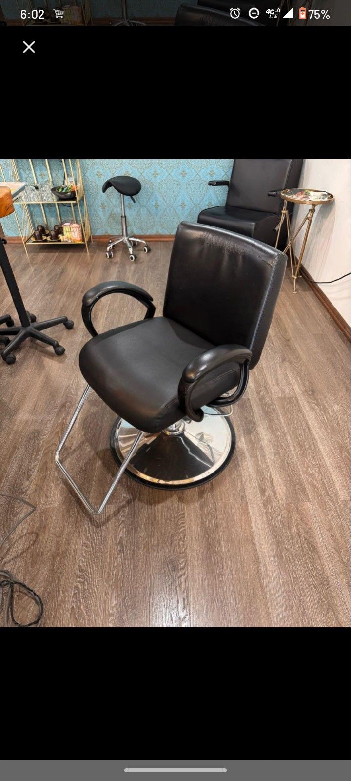 Black Salon Chairs With Chrome Swivel Base