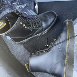 doc martens size 9
