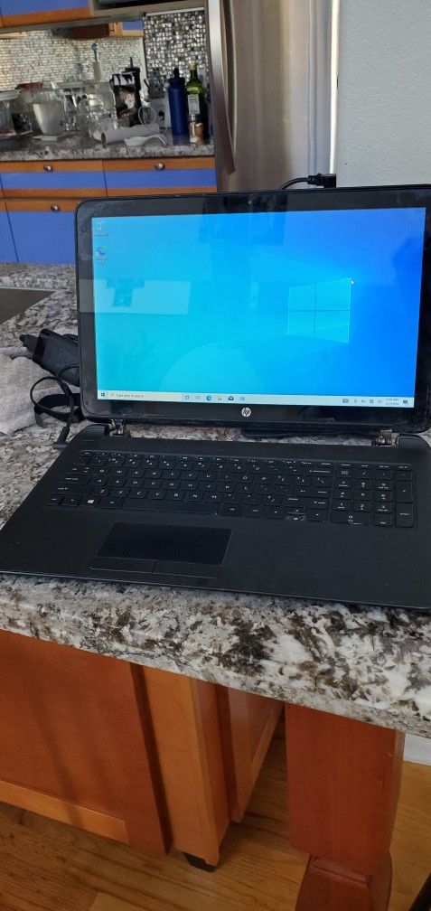 HP 15in Touchscreen Windows 10 Laptop For Parts Or Repair