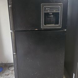 GE Refrigerator 