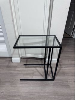 C-Shaped Glass Side Table – 21.5” x 13.75” x 25”