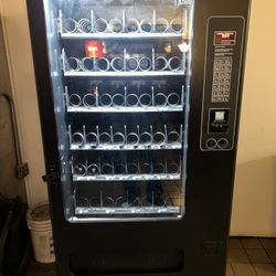 VENDING MACHINE - USI 3126