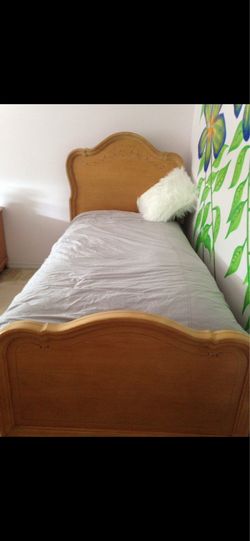 Vintage Twin Bedroom set Jessica McClintock