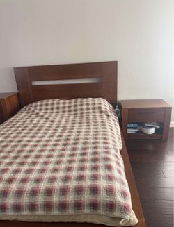 Custom comfort queen mattress and spring box
