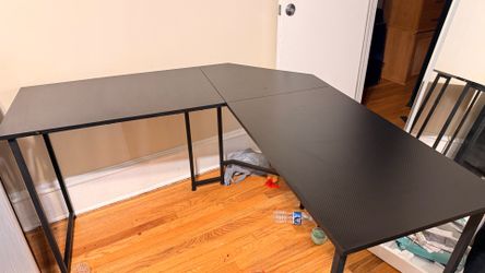 Gaming desk
