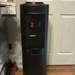 Water Dispensar