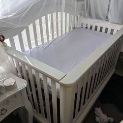 Simmons Kids Convertible Crib. Included Is A Sealy Baby Mattress.
