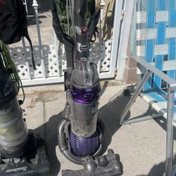Dyson Vacuum 