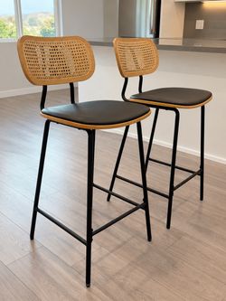 2 bar chairs for sale