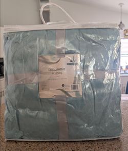 SERENITY HOME Decorative Pillows - Brand New