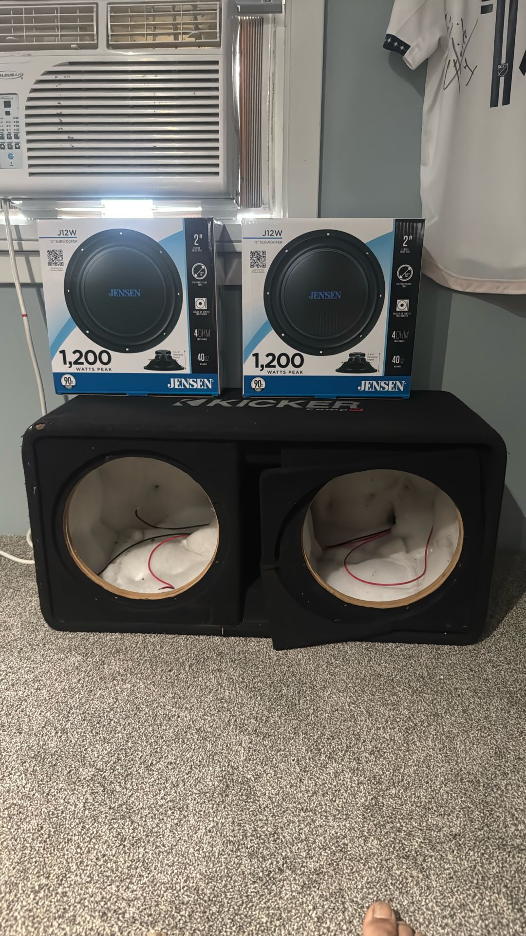 Two 12 Subs With Kicker Box Comp R
