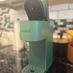 Green Keurig  Coffee Maker Slim Single Serve
