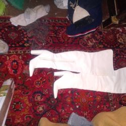 6 1/2 Boots Free Like New