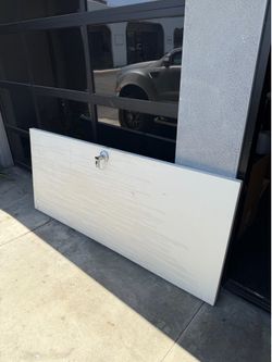 Free door