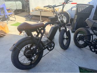 Ebikes moped style 1500watts have 2 left also 2 small jetsons 400