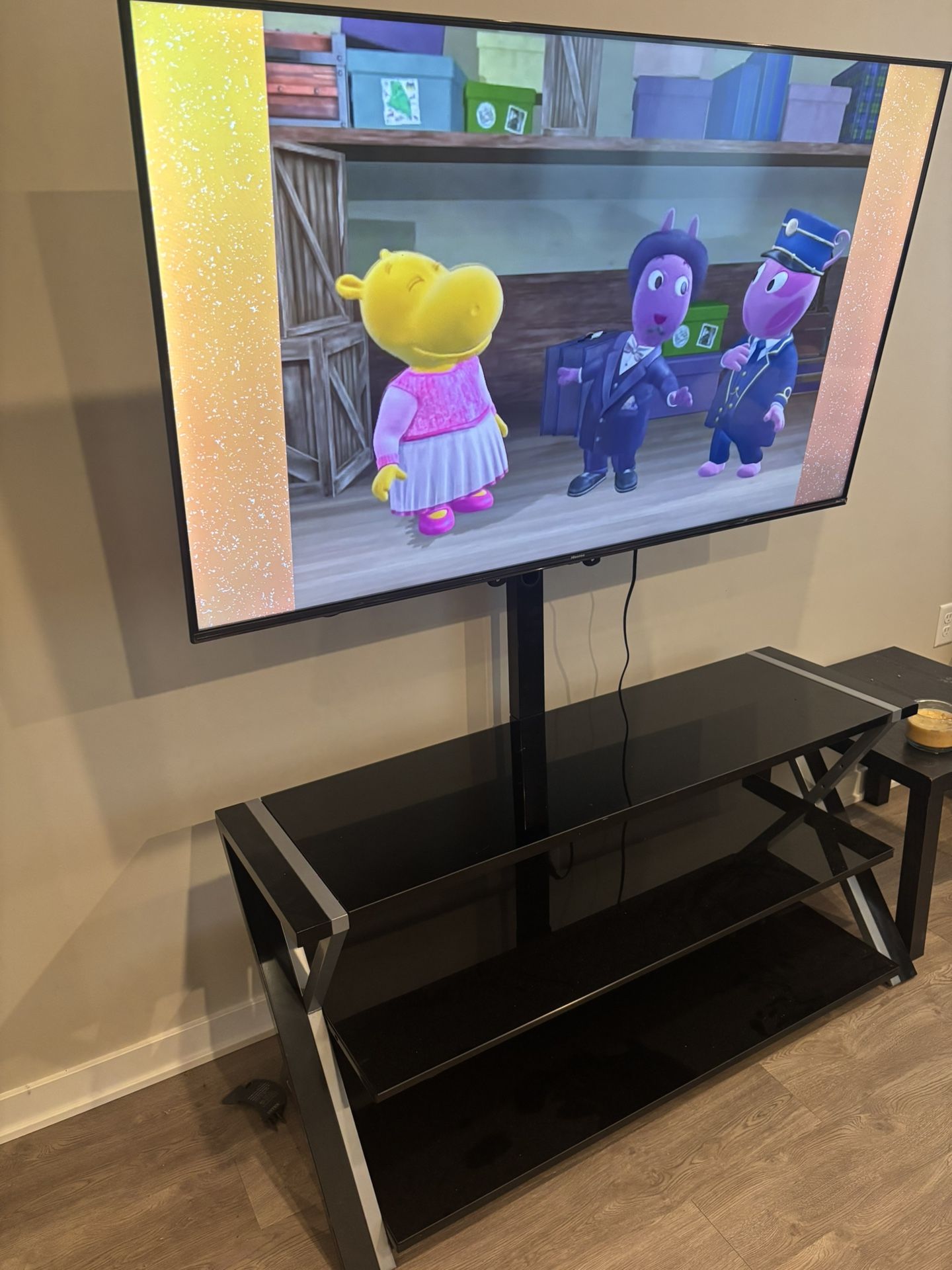58 Inch Tv/ TV Stand