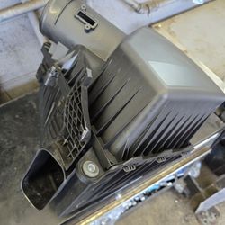 GMC Chevrolet Cadillac Oem Air Box W/ New Filter