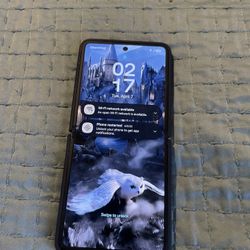 Galaxy Z Flip 7 Locked Screen 