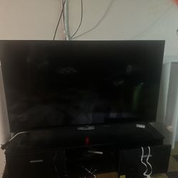 65 Inch Roku Tv(Onn)