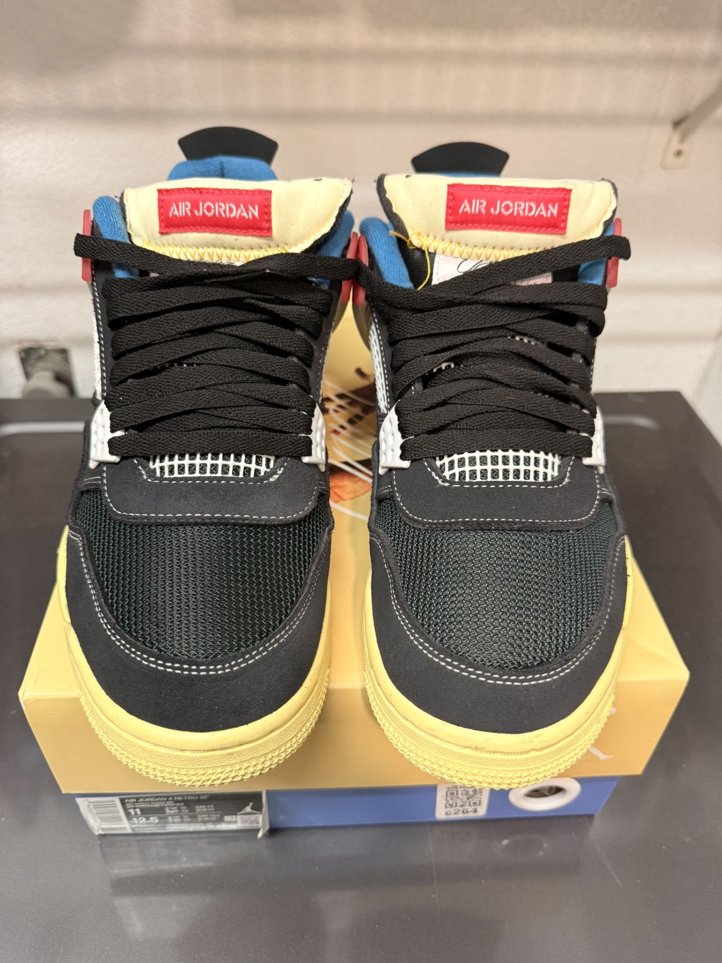 Pre-owned Union Off Noir AJ4 (sz11)