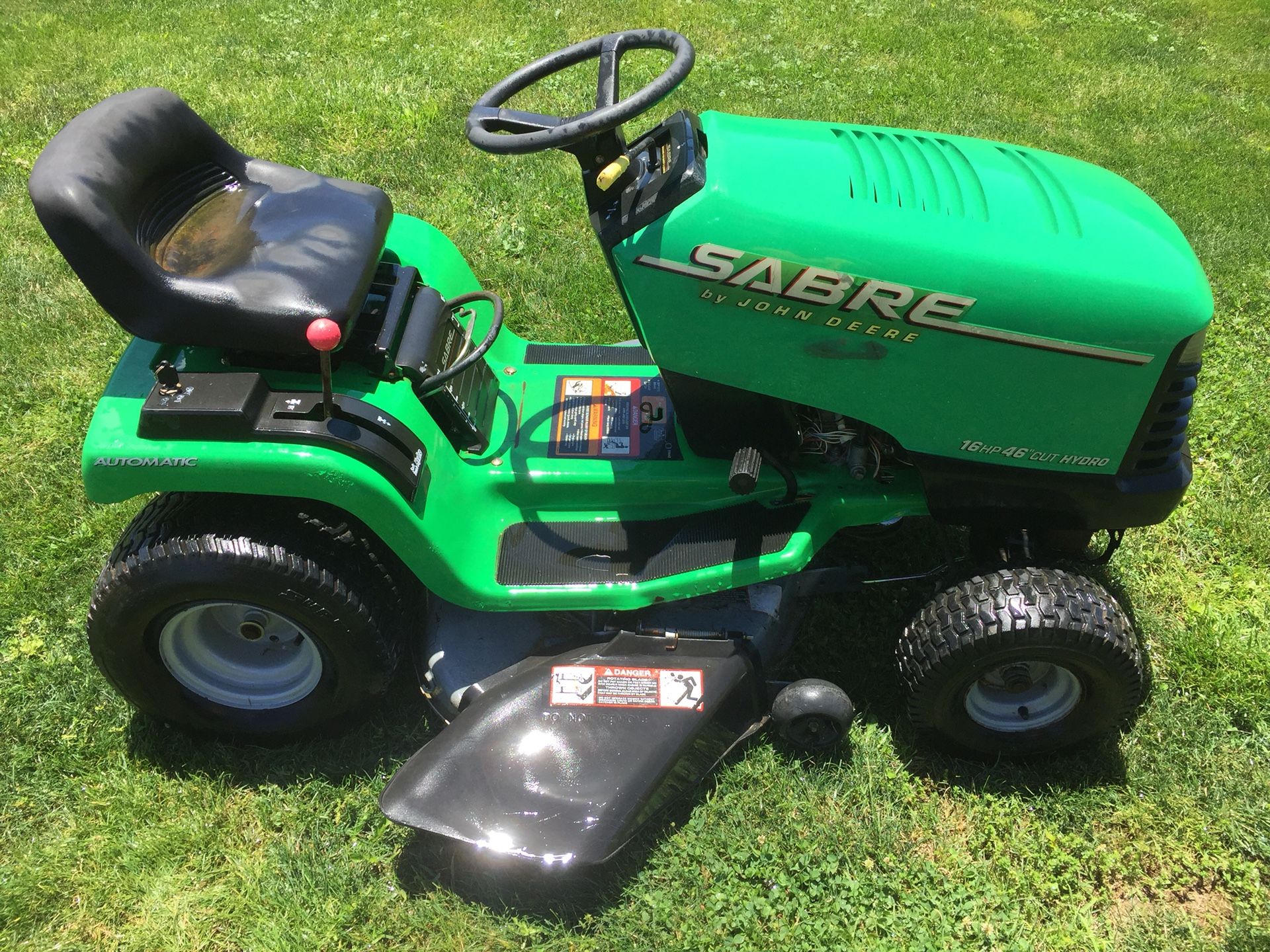 John Deere Sabre 16hp 42” Riding Lawn Mower / Lawn Tractor