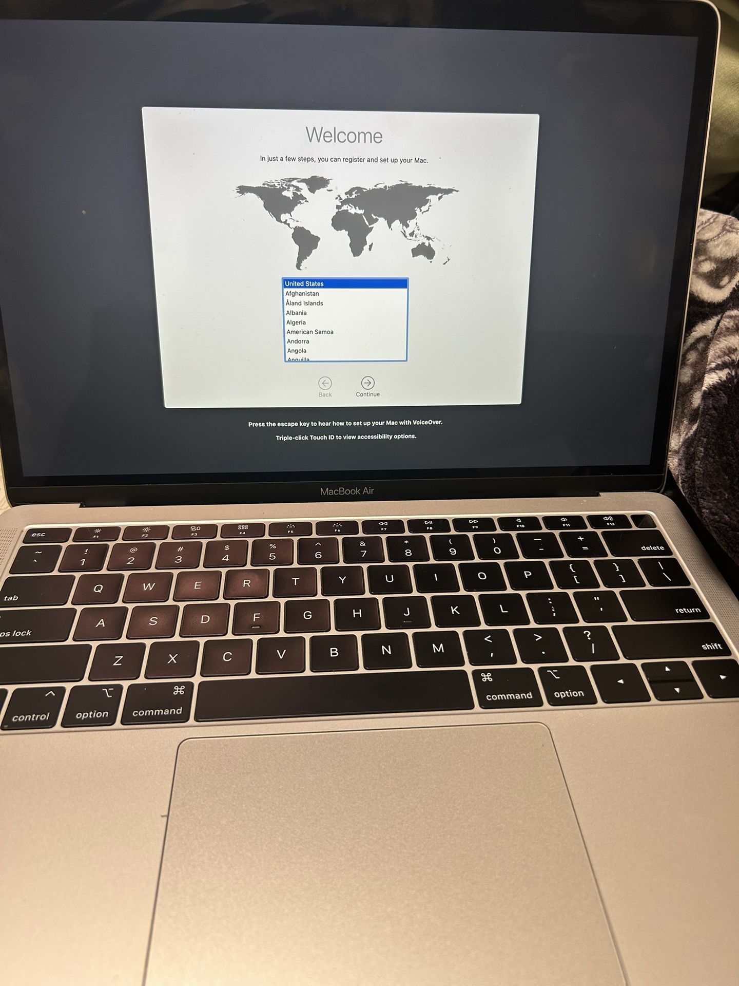 2019 MacBook Air. Refurbished (13inch 8GB RAM)