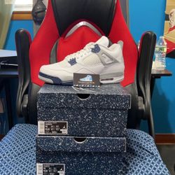 Jordan 4 Midnight Navy