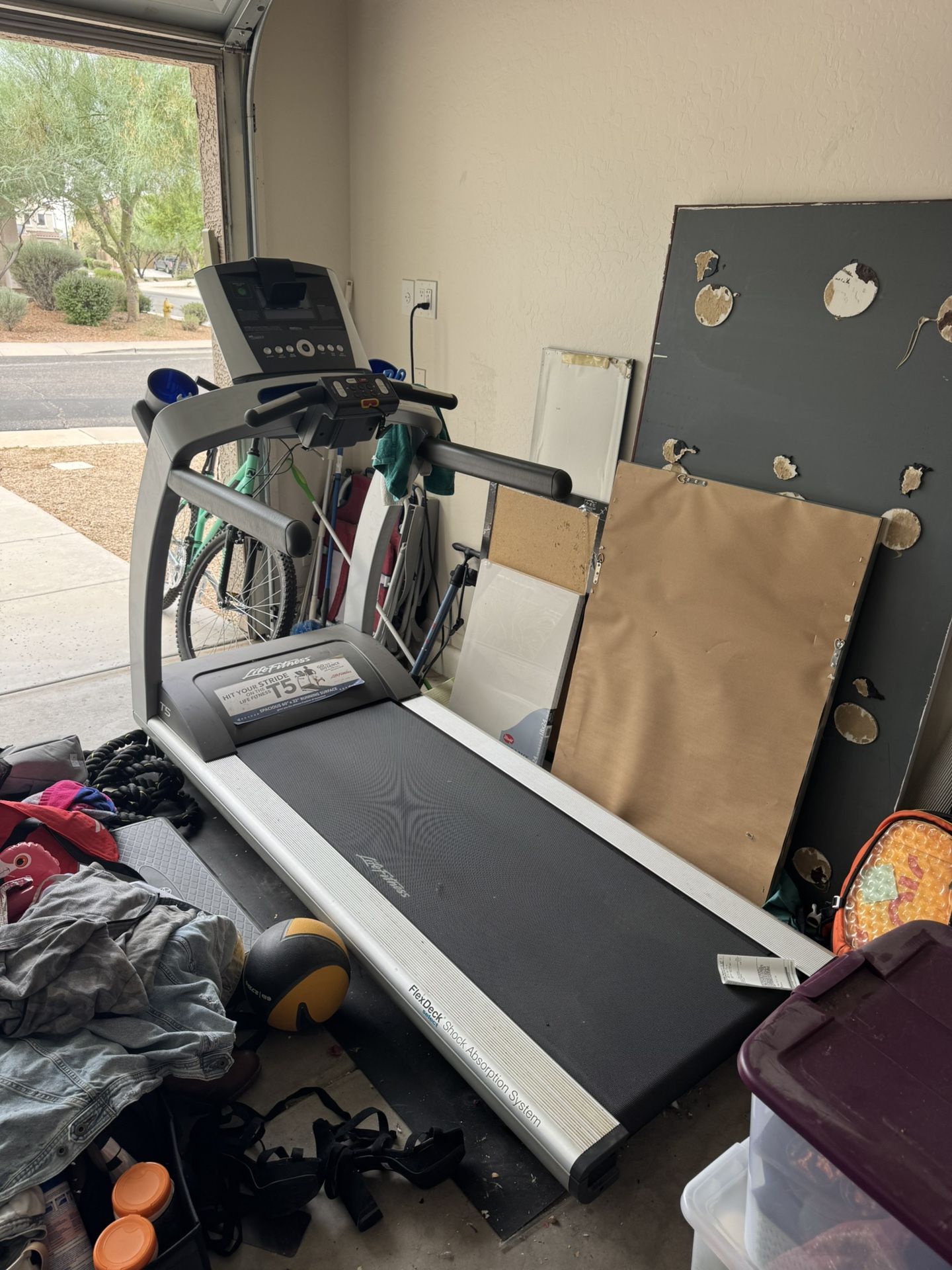 Life Fitness T5 Treadmill