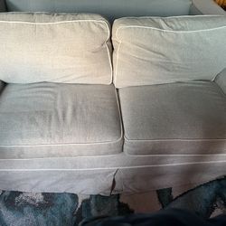 Loveseat 