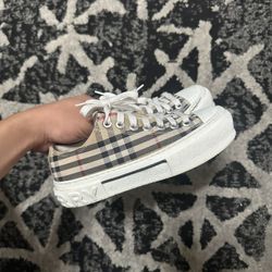Burberry shoes
