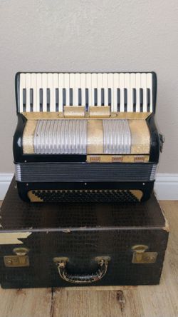 Acordeon 41 Teclas y 120 Bajos Accordion